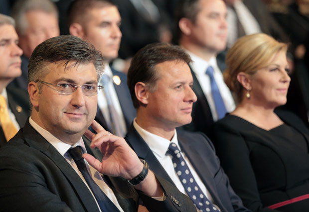 Пленковић подгрева тензије